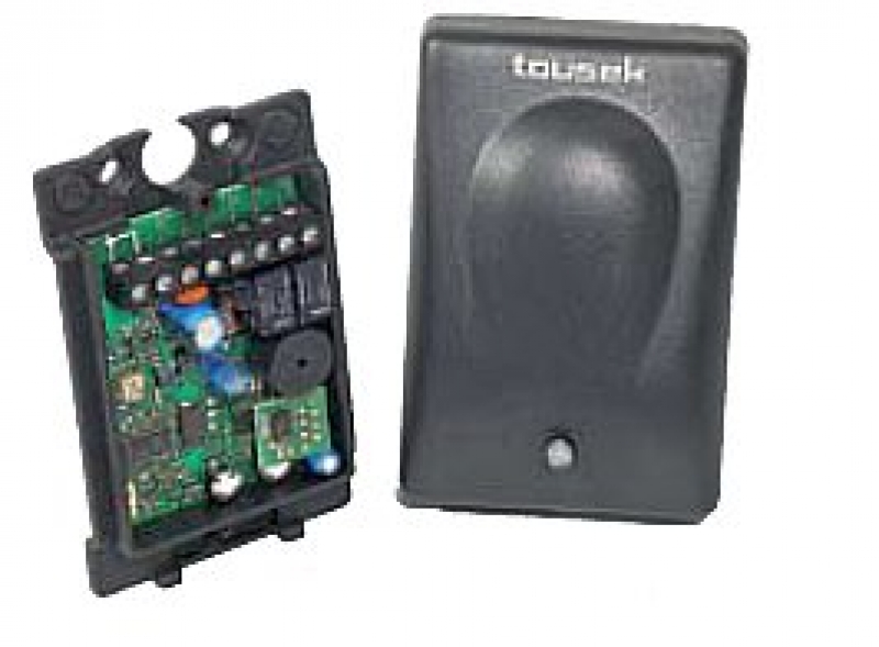 Tousek Funkset - 868MHz Zweikanalempfänger IP23 und einen zweikanaligen Handsender